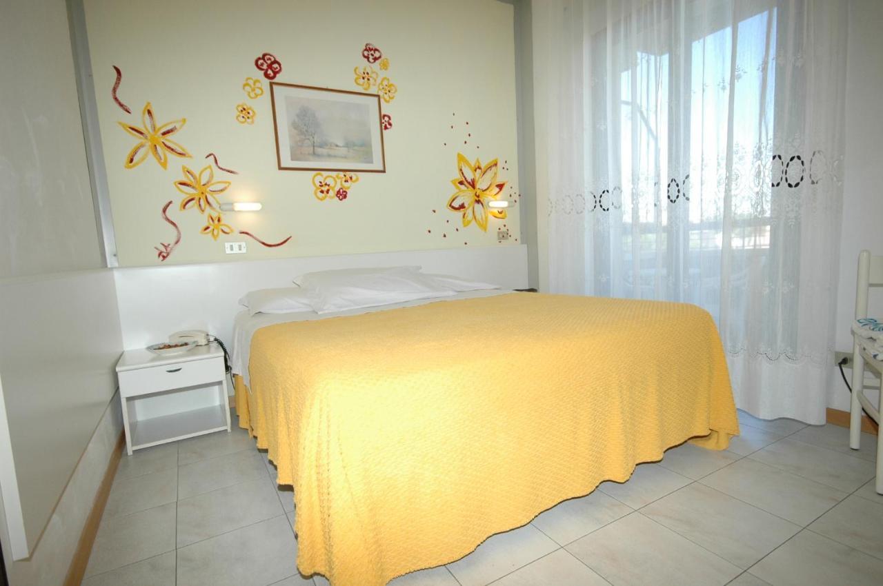 Hotel Betty Rimini Exterior photo