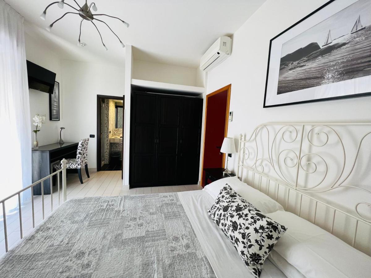 Hotel Betty Rimini Exterior photo