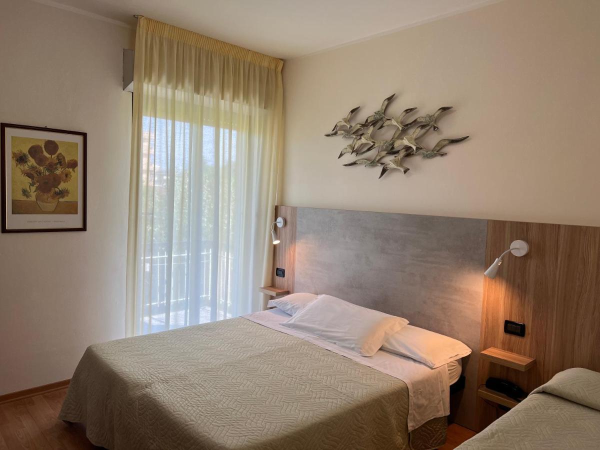 Hotel Betty Rimini Exterior photo